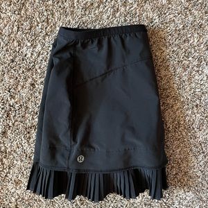 Lululemon “City Sky Run By” Skirt Black Size 4